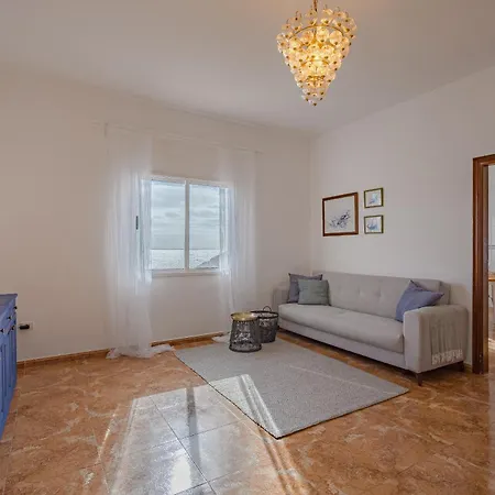 2 Bedroom Unique Ocean View In Tajao Apartment *
